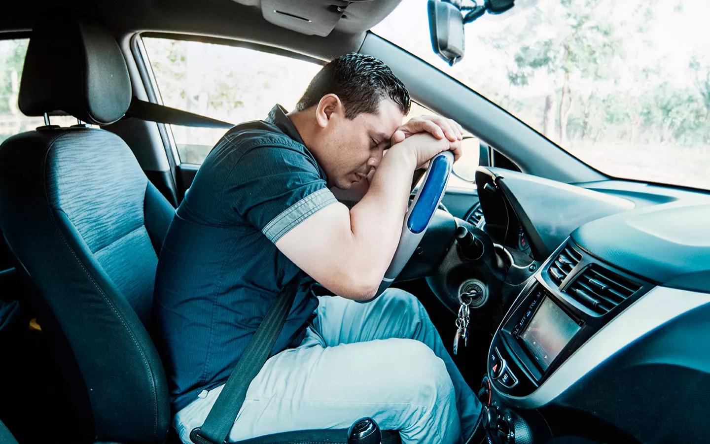 Как не уснуть за рулем: ГИБДД назвала вещи, которые должны быть в салоне